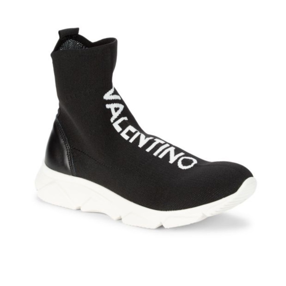 USED. VALENTINO SIZE 9